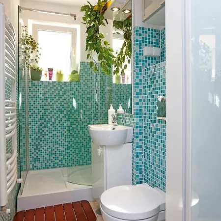 Gorgeous 2 Bedroom Duplex In City Center Apartment